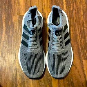 COPY - Mens 11.5 Adidas Swiftrun shoes